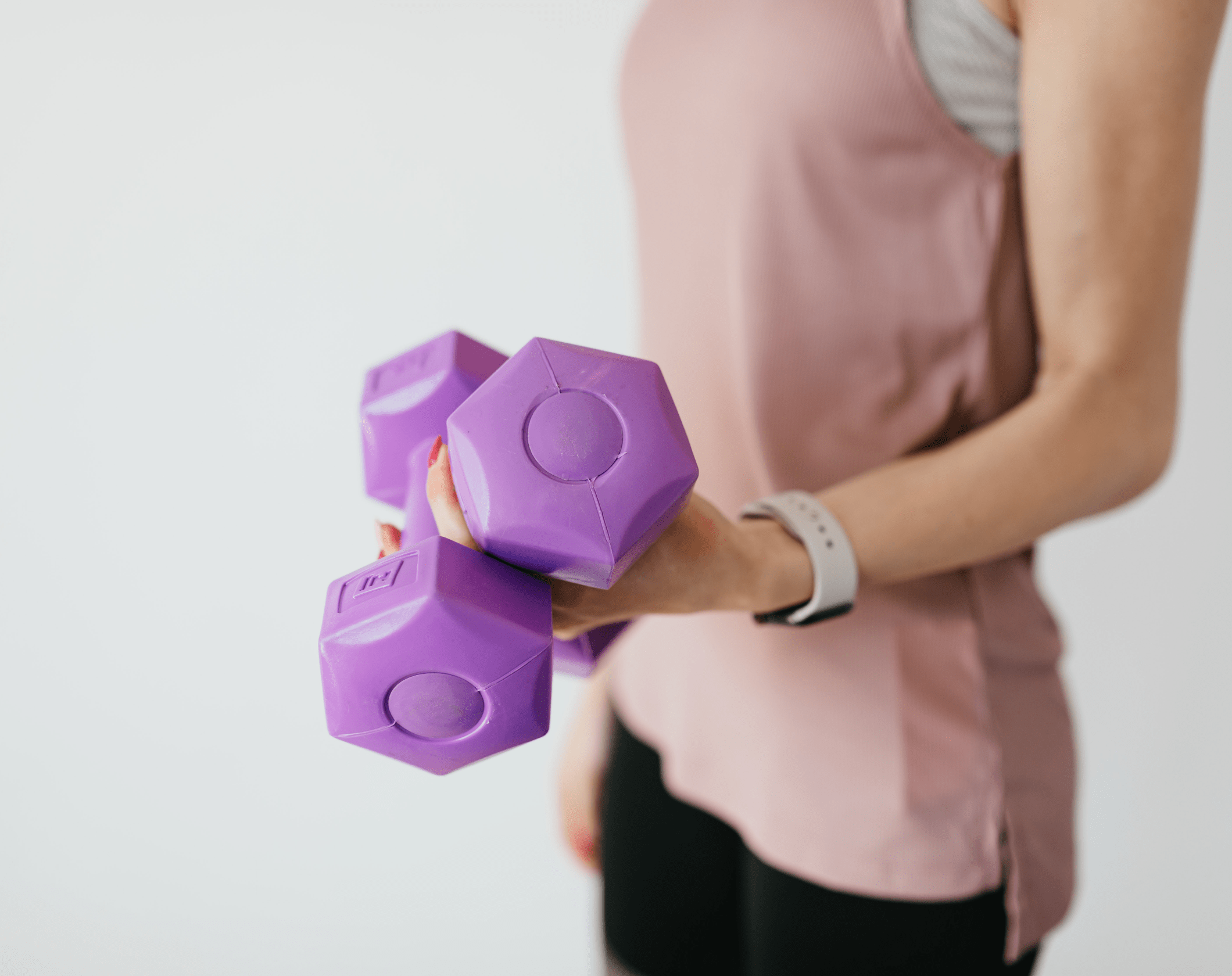 How to use a single dumbbell for a total-body workout-min